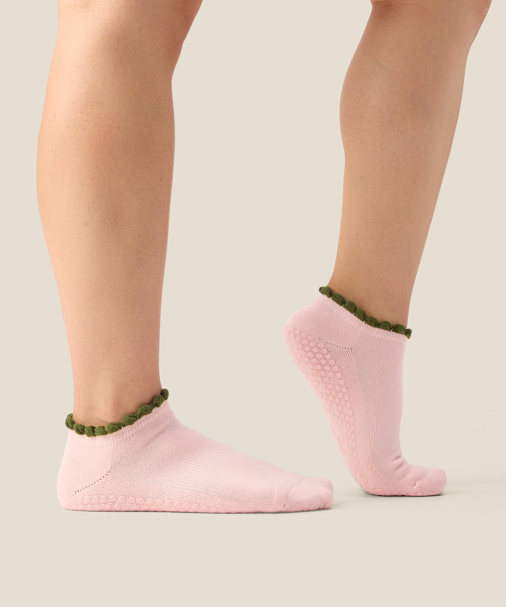 Low Rise Grip Socks - Ruffle Blush
