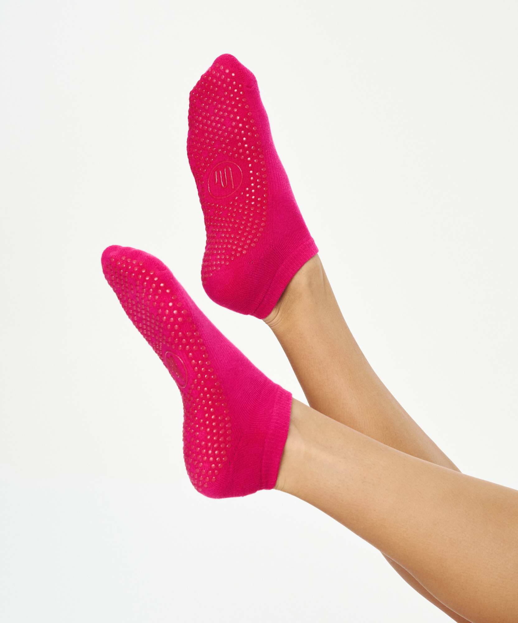 Classic Low Rise Grip Socks - Neon Pink
