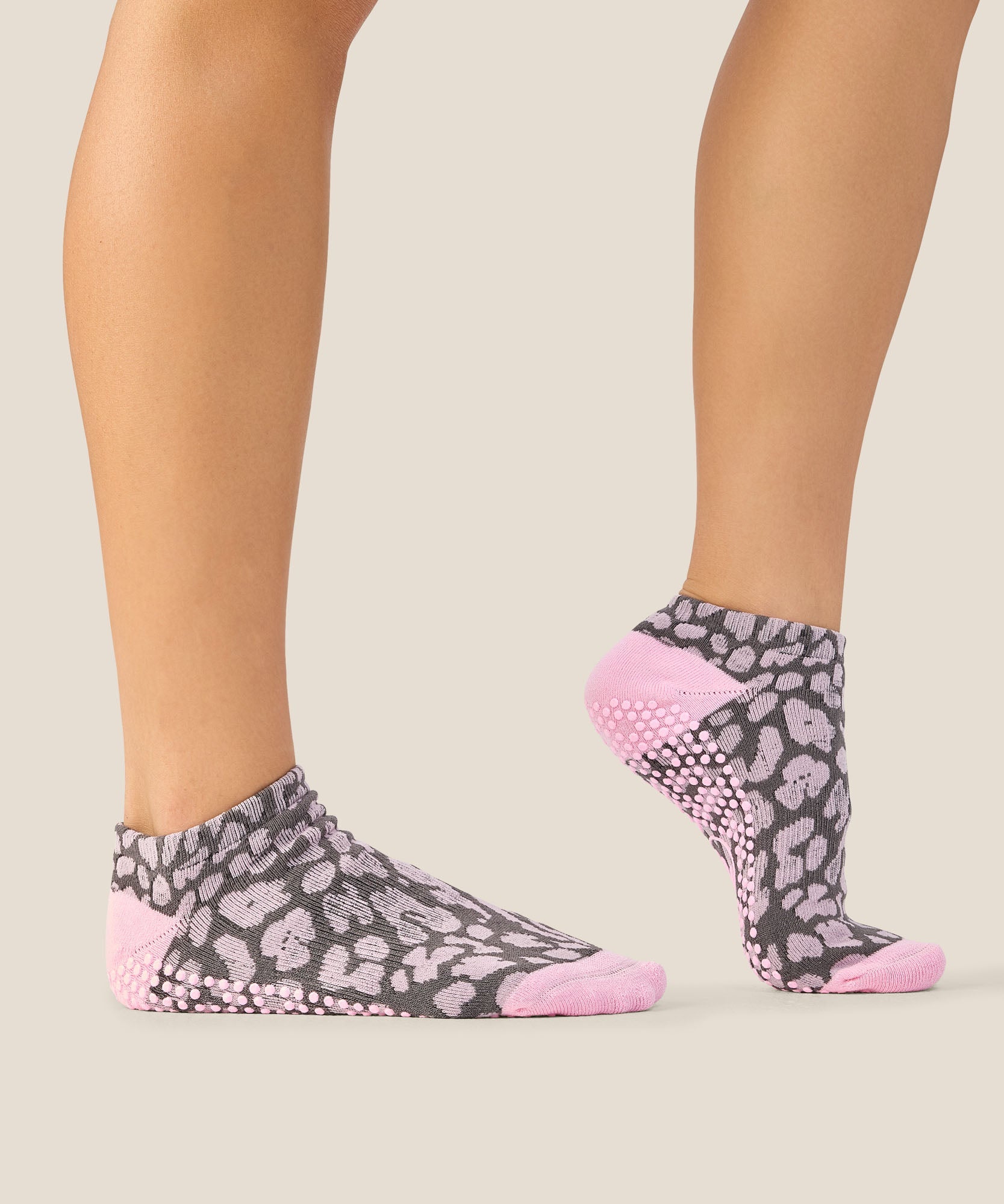 Low Rise Grip Socks - Cheetah Pink
