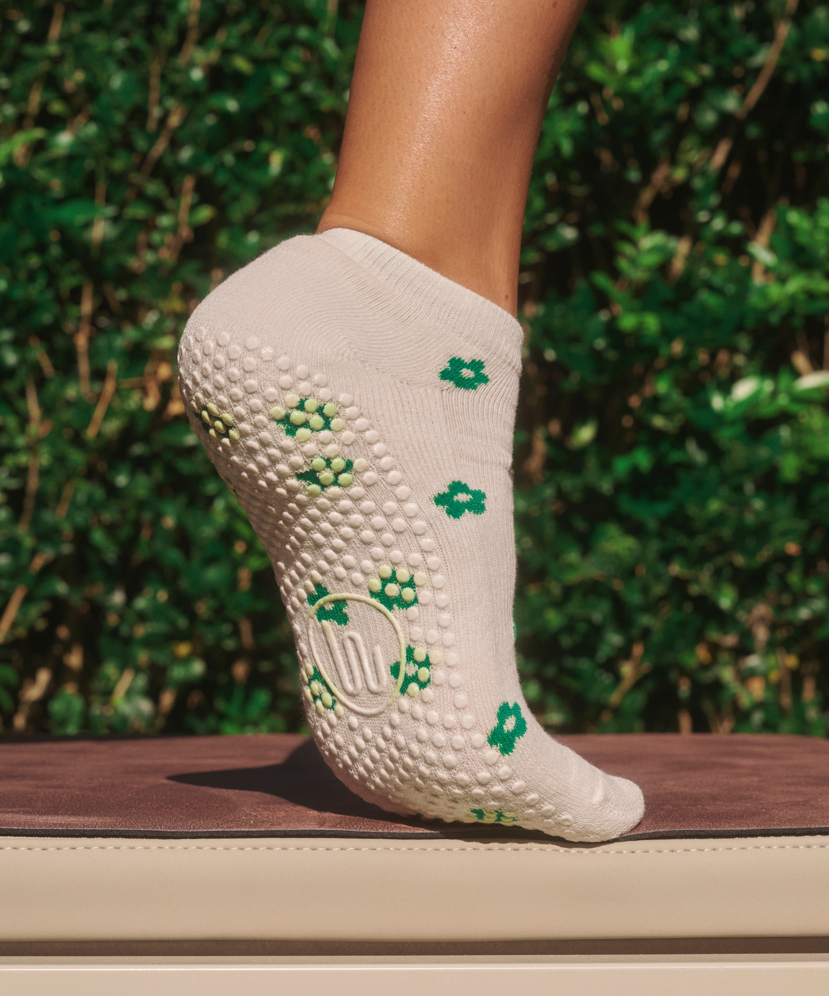 Classic Low Rise Grip Socks - Petite Bloom