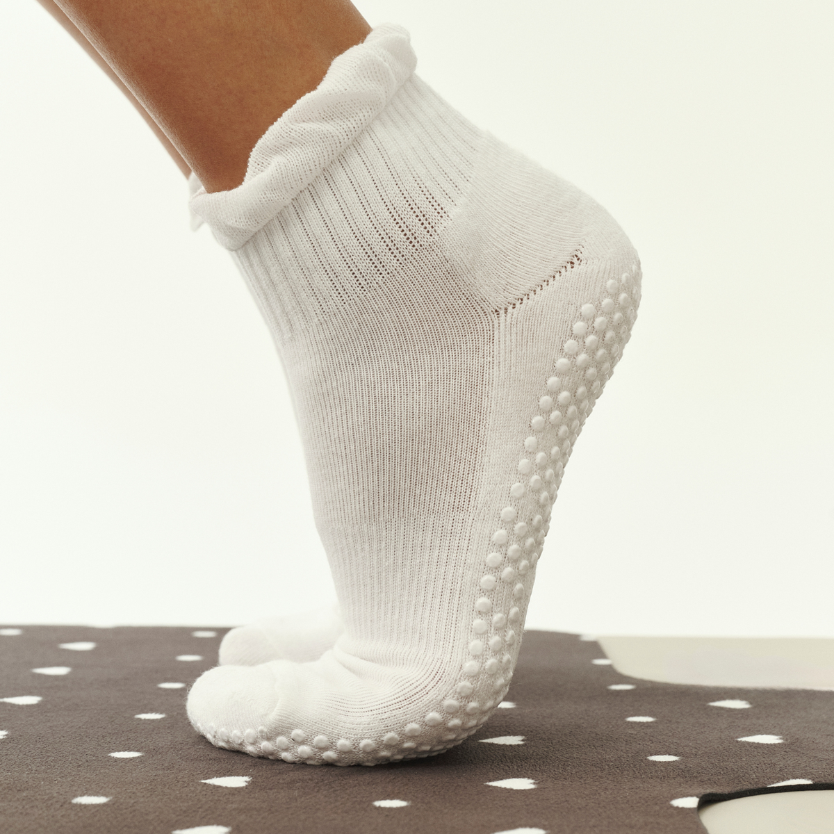Quarter Crew Grip Socks | Snow Ruffle | MoveActive