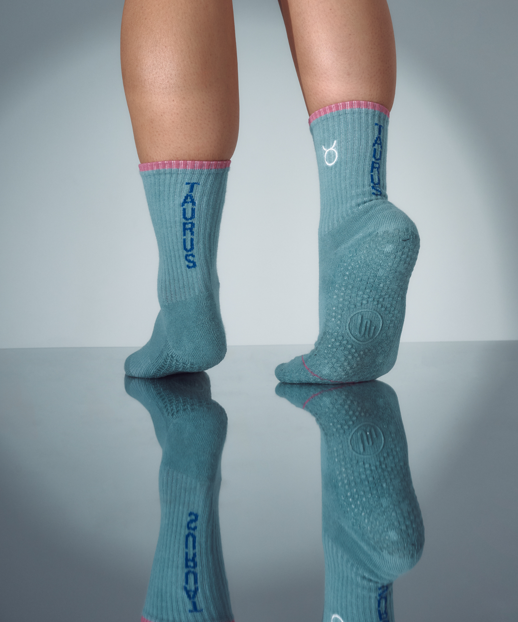 Crew Non Slip Grip Socks - Taurus.