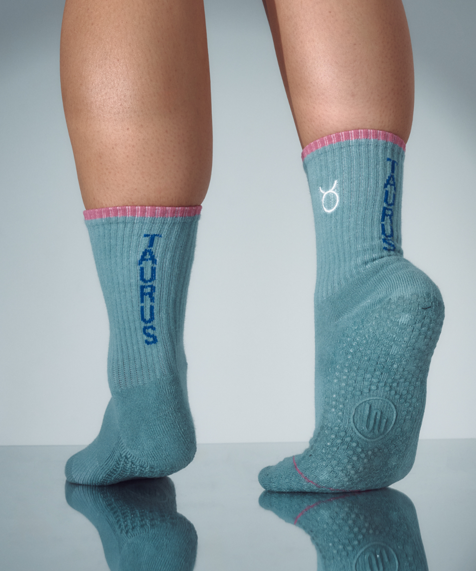Crew Non Slip Grip Socks - Taurus
